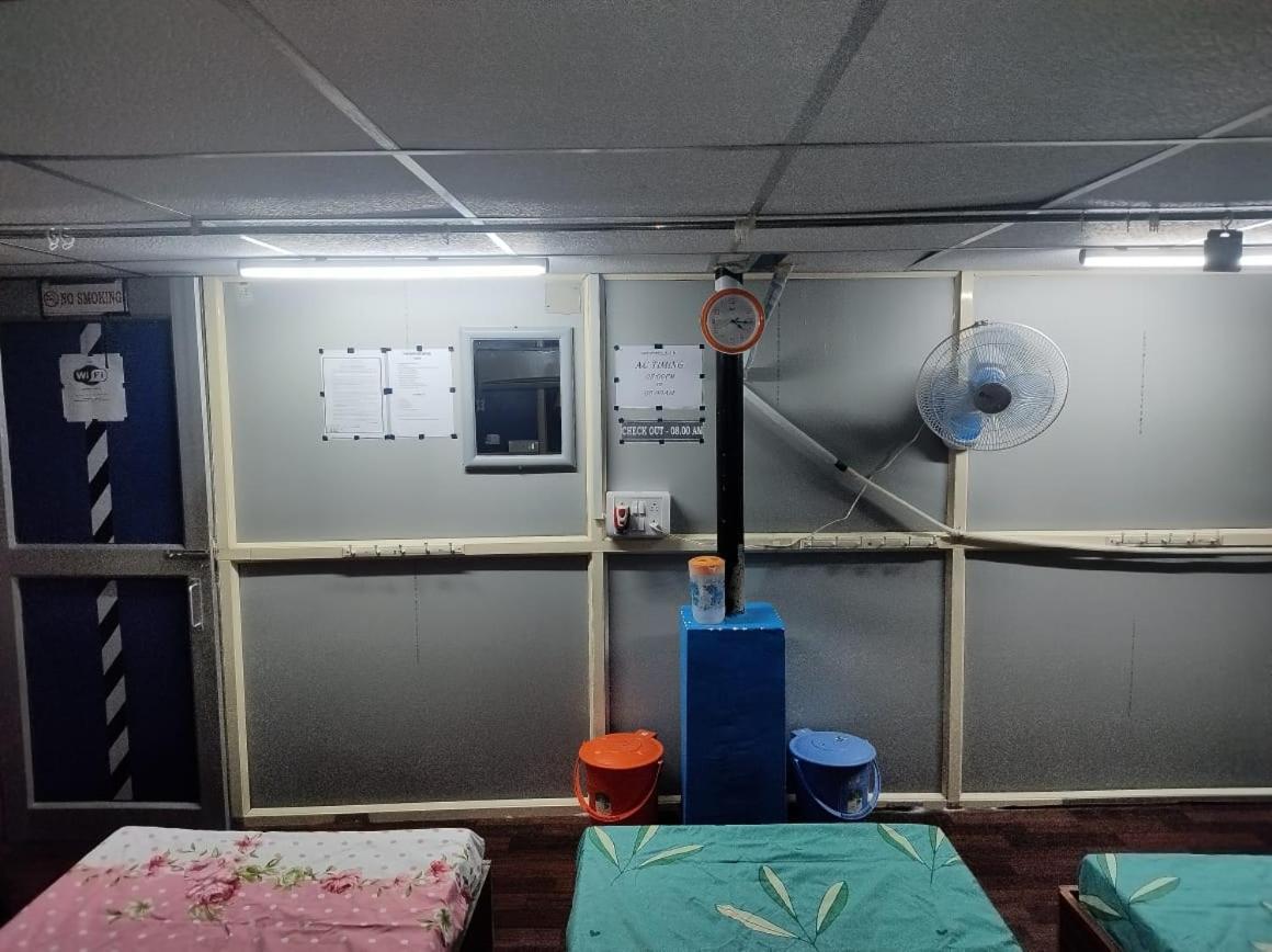 Rajeswari Ac Dormitory For Indian Males Only Порт-Блэр Экстерьер фото